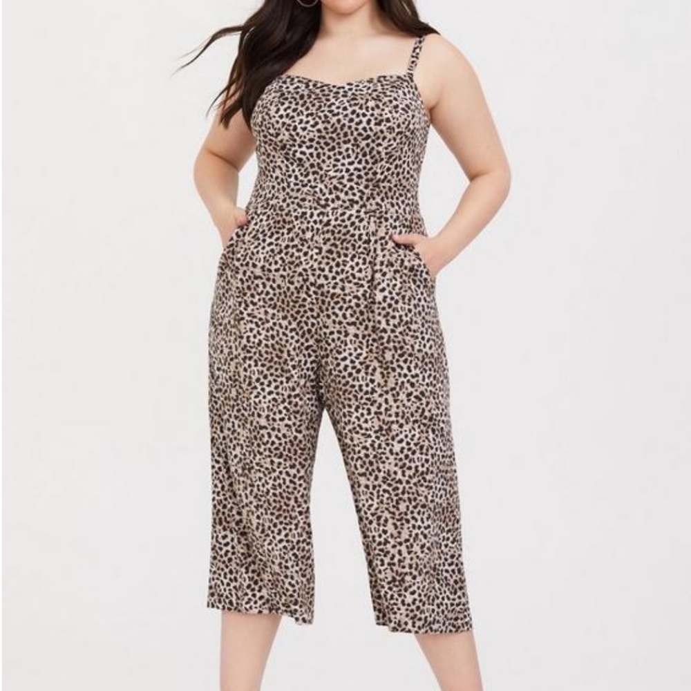 NEW TORRID LEOPARD JUMPSUIT...SIZE:0
